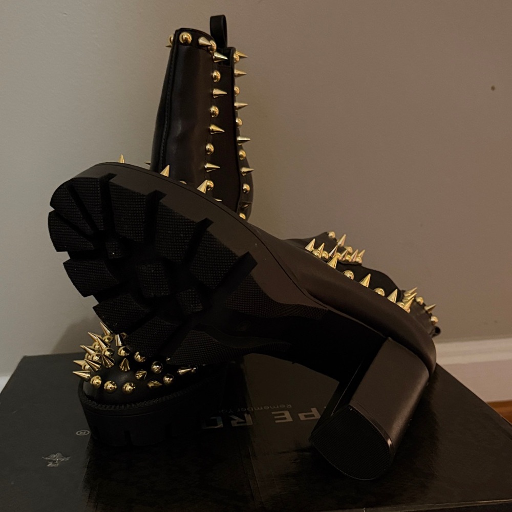 Cape Robbin Black and Gold Studded Jagged Heeled Boots - Picture 5 of 8